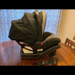Graco SnugRide Click Connect Infant CarSeat
